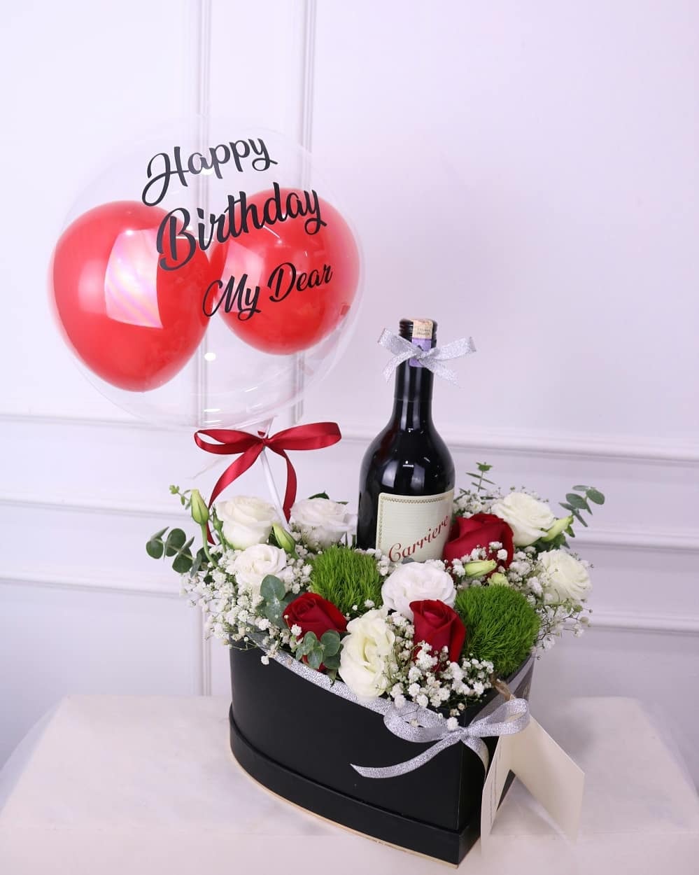 Hình ảnh hộp rượu và hoa sinh nhật đẹp